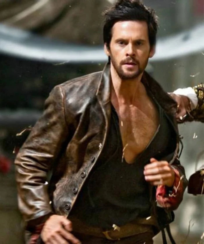 Men’s Vintage Distressed Jacket – Period Drama Style